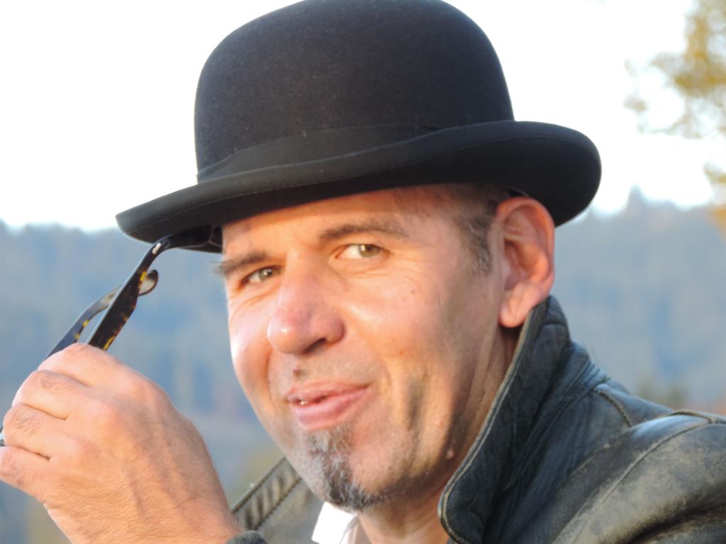 Tchelebi, Alexander